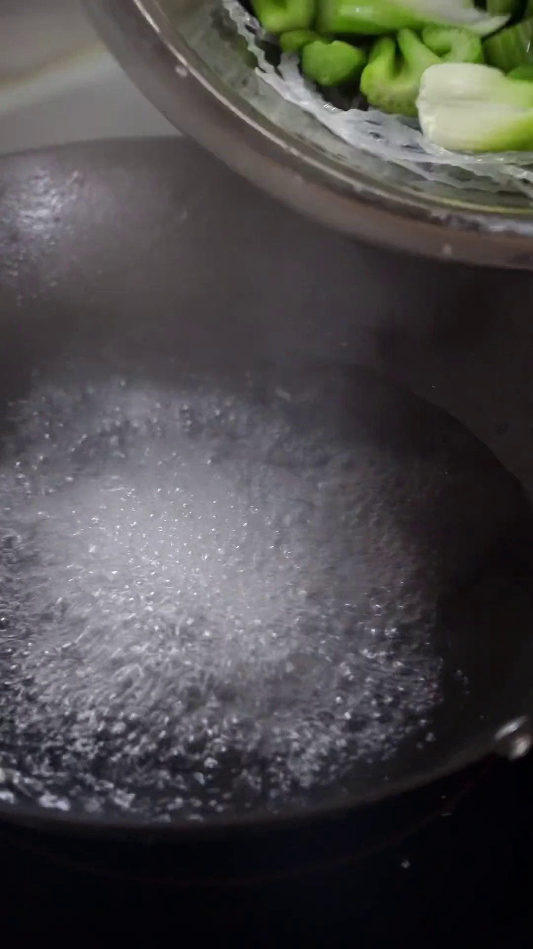 芹菜炒粉条（无油版）