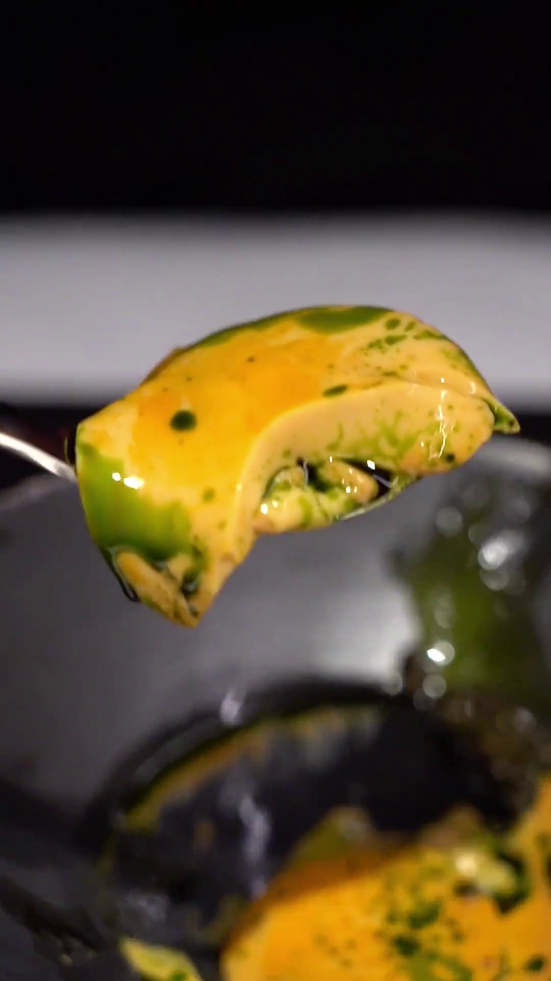 鱼子酱配鸡蛋羹