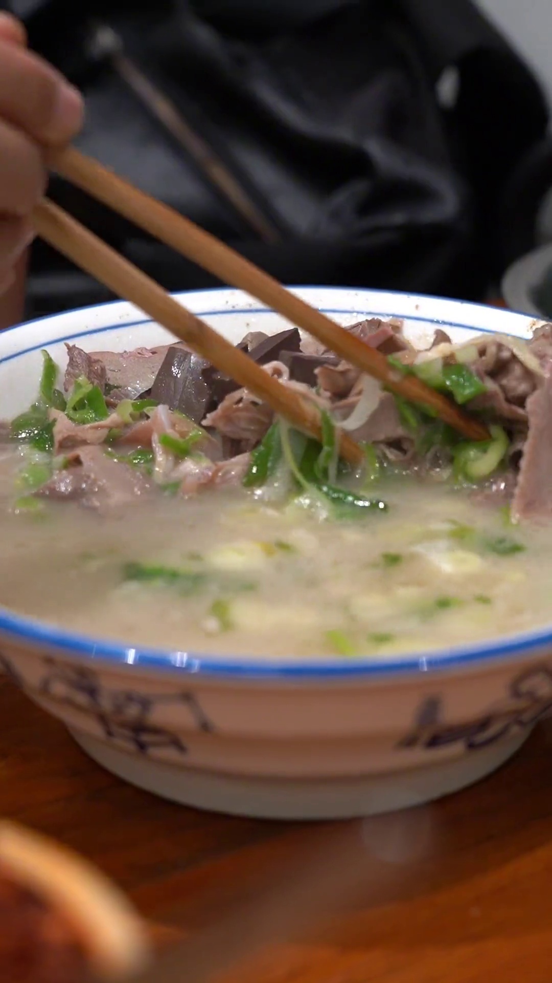 50元羊肉羊杂混合汤配饼丝